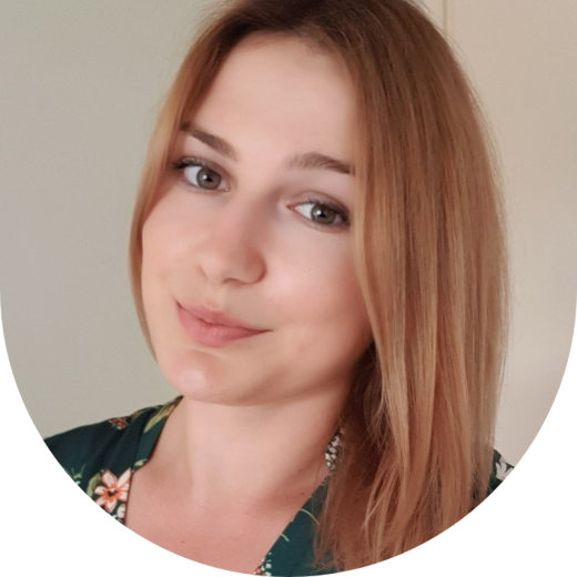 Laura Headshot Image