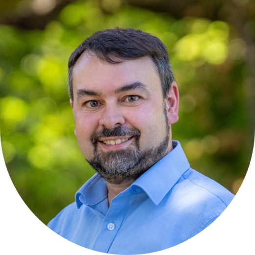 Stew Hogg headshot